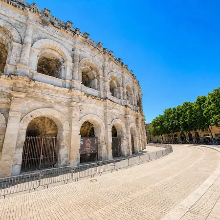Cosy 5 100m2, Centre Ville, Draps Et Serviettes, Climatise, Parking Gratuit, Tgv, Arenes A Pied 5 Minutes Nîmes
