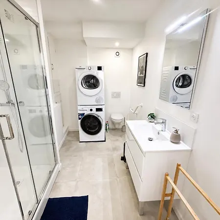 Cosy 5 100m2, Centre Ville, Draps Et Serviettes, Climatise, Parking Gratuit, Tgv, Arenes A Pied 5 Minutes Appartement