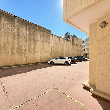 Cosy 5 100m2, Centre Ville, Draps Et Serviettes, Climatise, Parking Gratuit, Tgv, Arenes A Pied 5 Minutes Appartement Nîmes